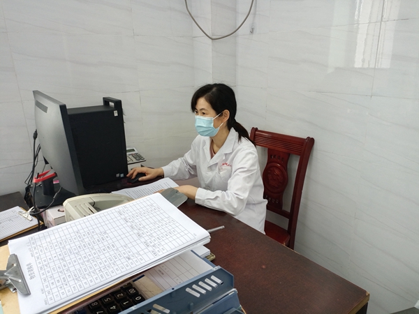 江西中医药大学：后勤人的战疫故事——明月餐厅郭红兰图3.jpg