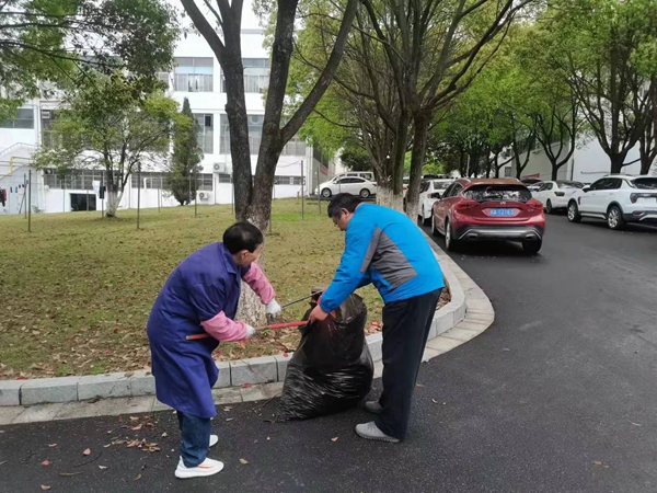 江西中医药大学：后勤人的战疫故事——校园管理科蒋耀杰图2.jpg