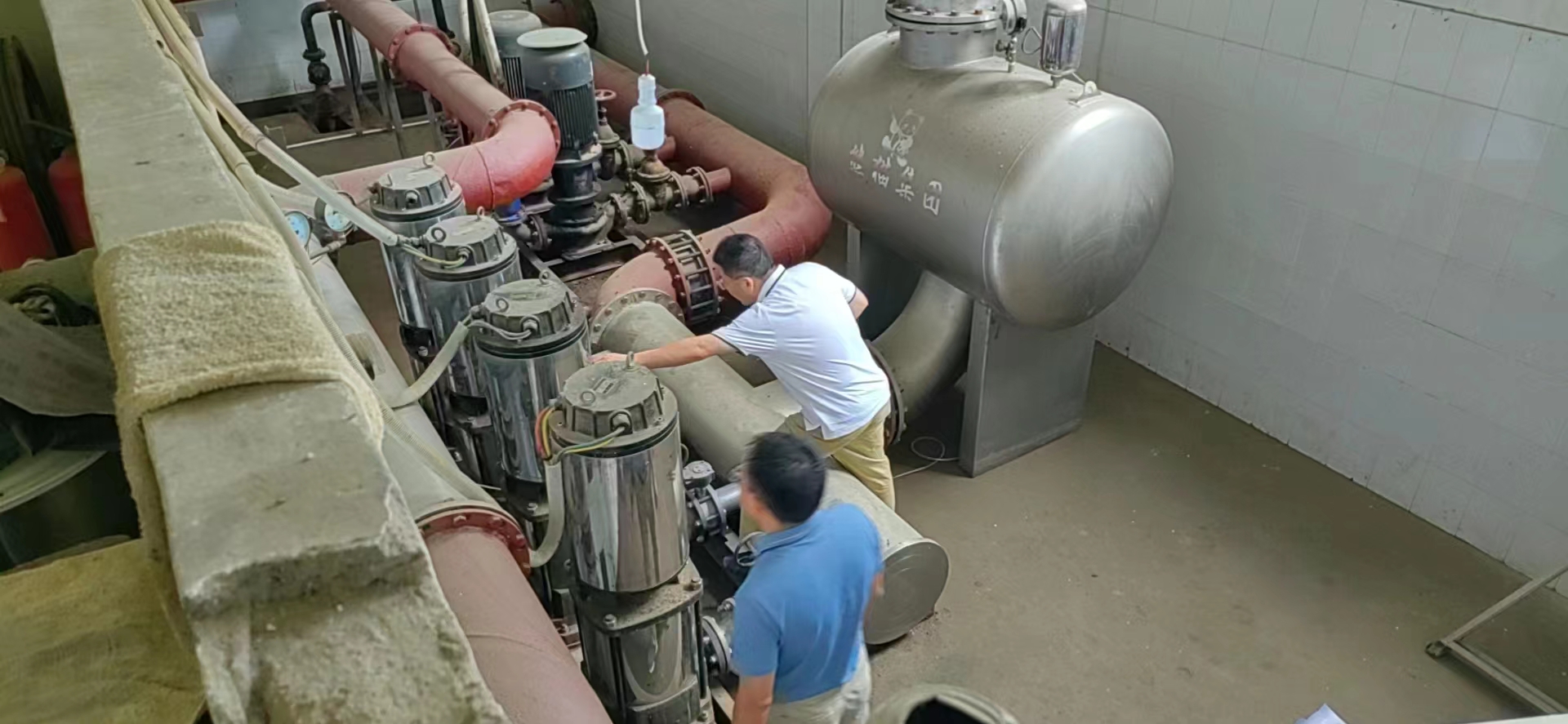 坚守阵地，夯实校园暑期水电基础保障工作图1.jpg