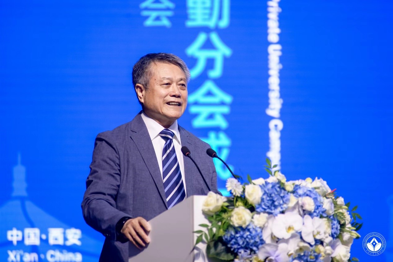 牛维麟.jpg